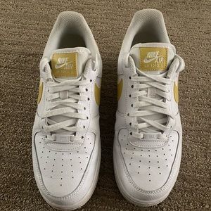 Nike Air Force 1 Yellow